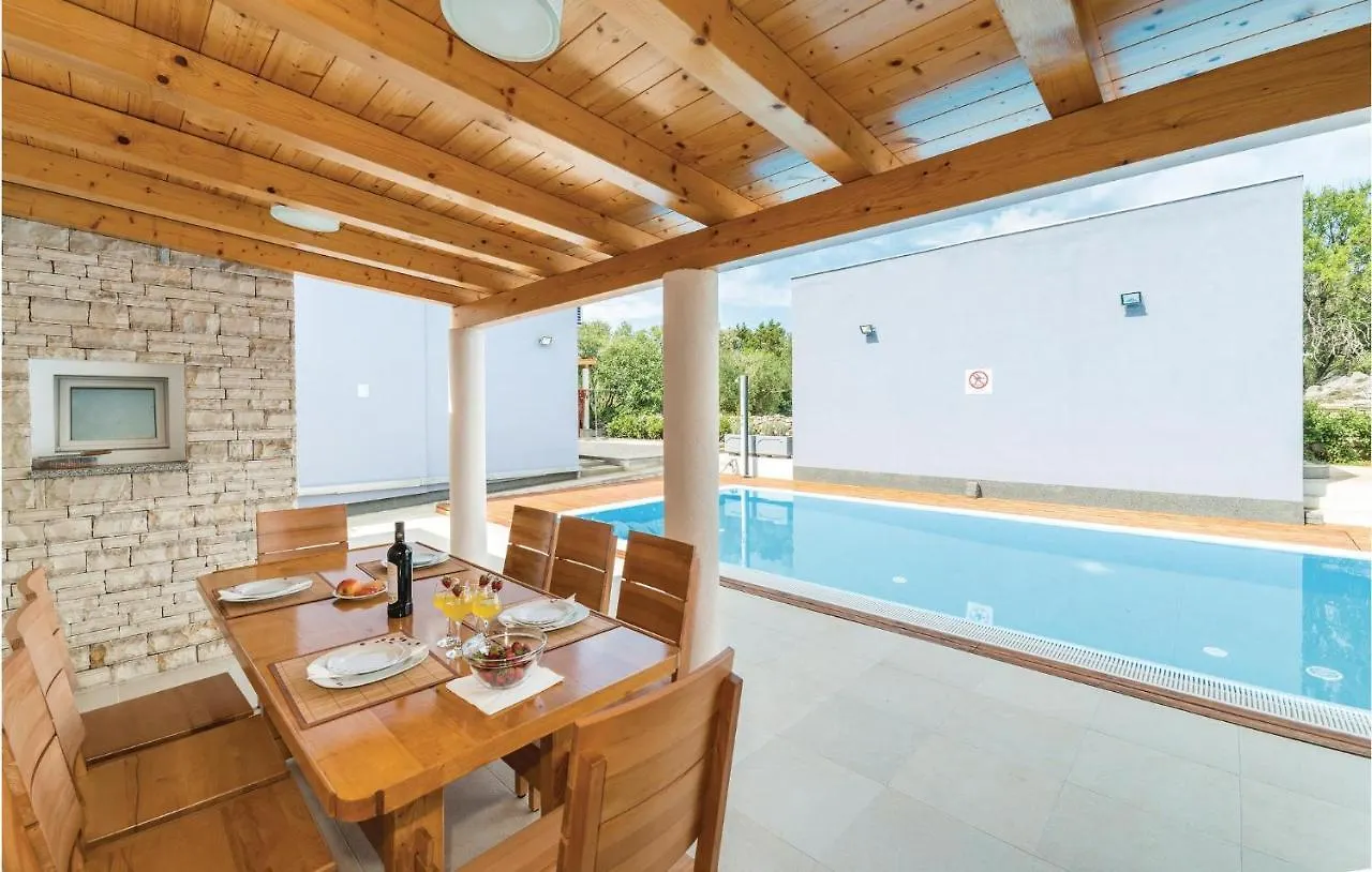 Lovely Apartment In Veli Rat With Kitchen