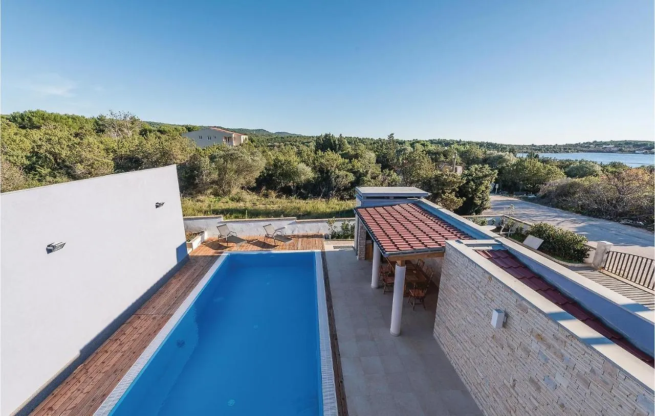 Lovely Apartment In Veli Rat With Kitchen 0*,  Croazia