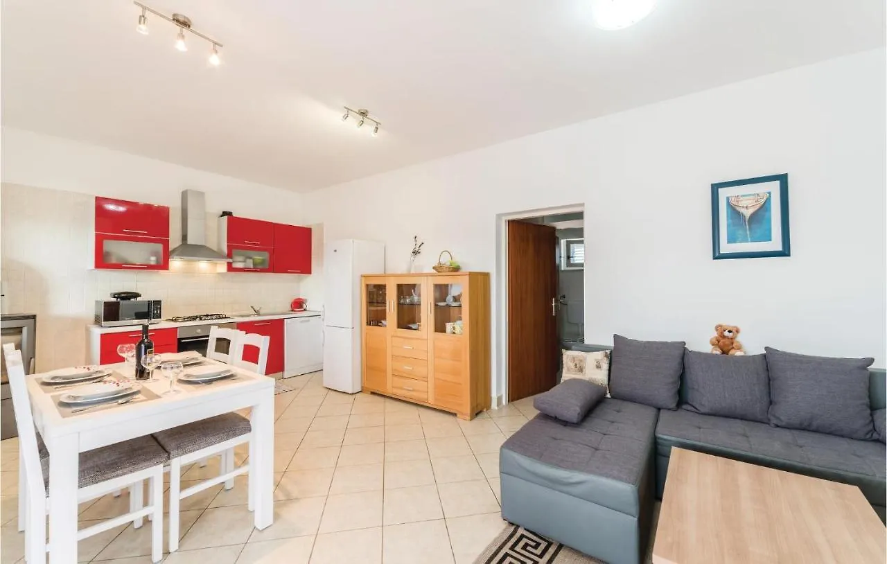 Lovely Apartment In Veli Rat With Kitchen